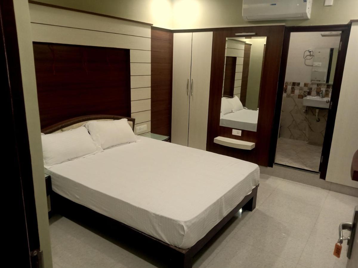 Hotel Shri Gourav ไบคาเนอร์ ภายนอก รูปภาพ