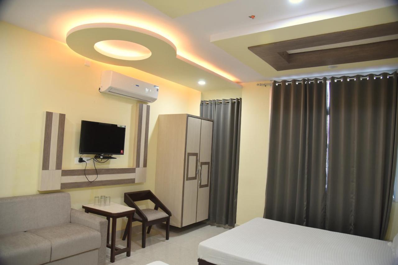 Hotel Shri Gourav ไบคาเนอร์ ภายนอก รูปภาพ